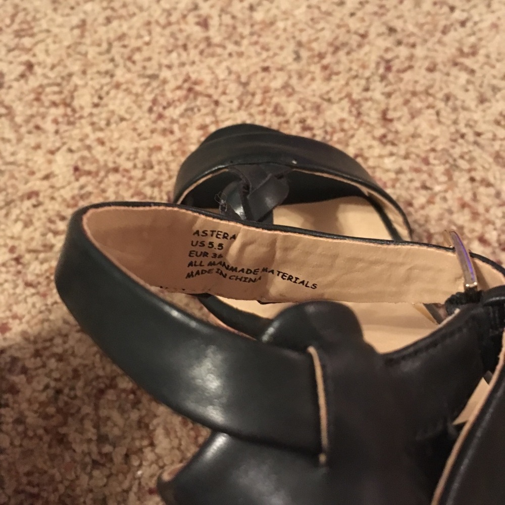 Black justfab wedges - Picture 5 of 6
